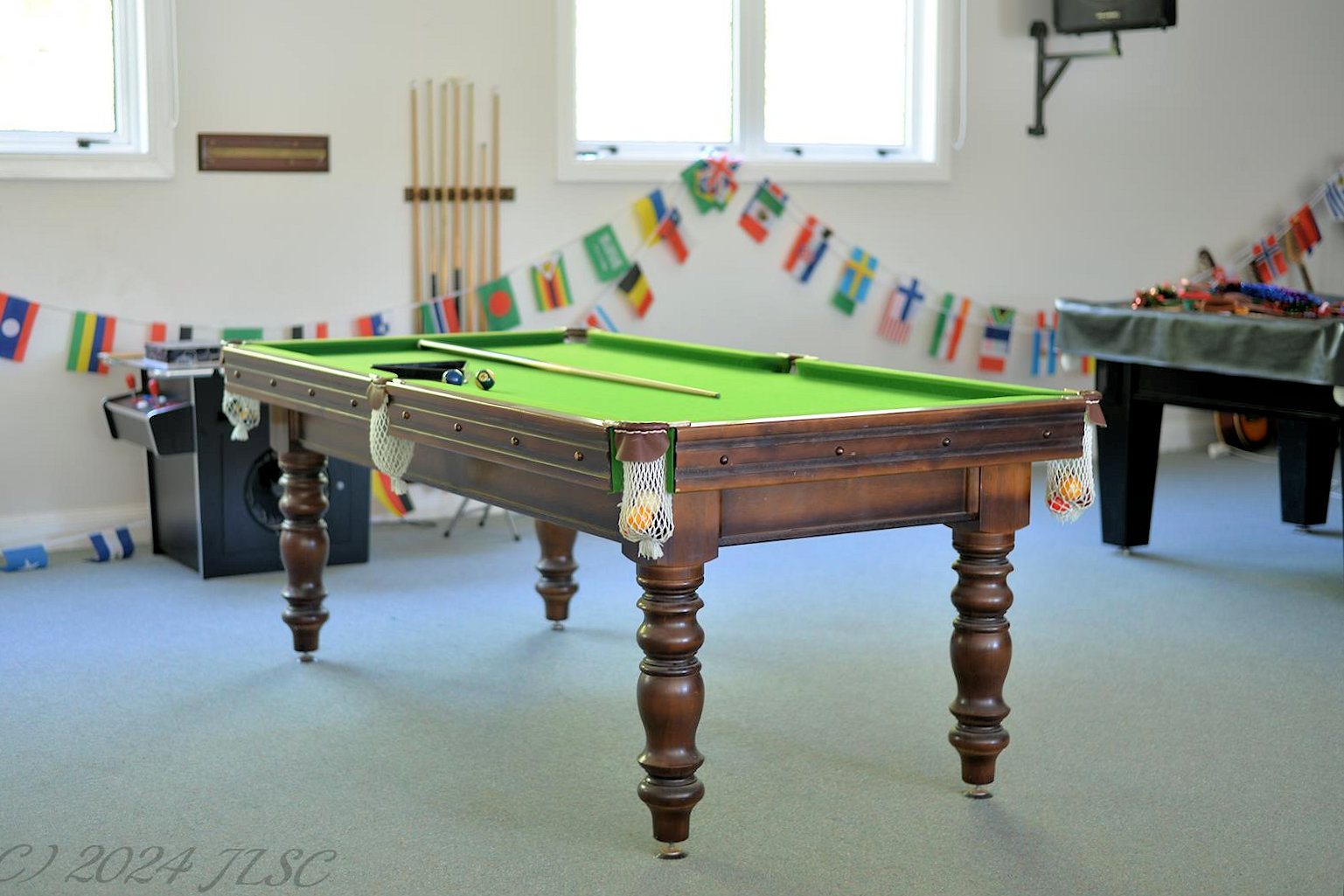 8 Ball & Snooker Tables